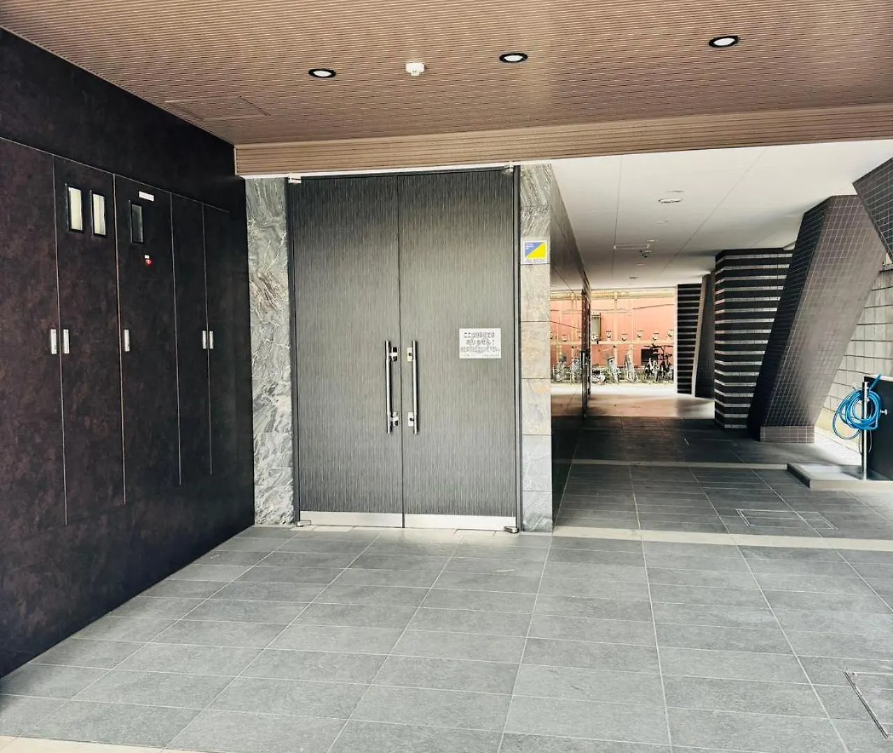 Livcity日暮里 طوكيو